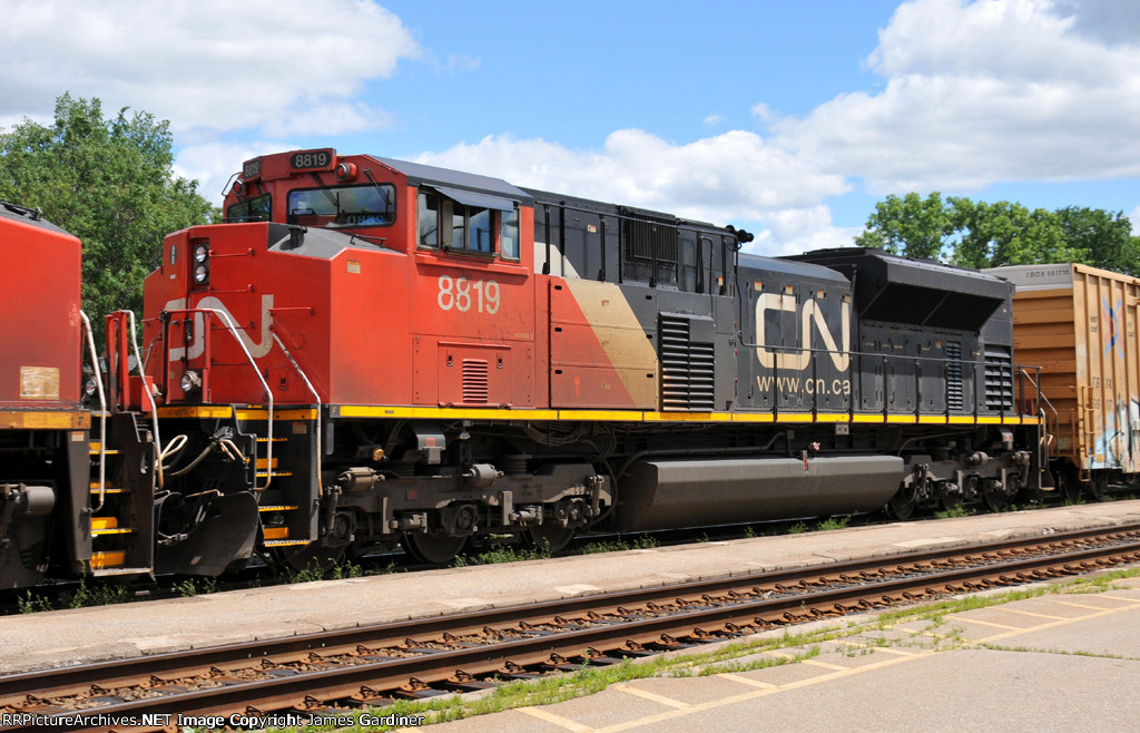 CN 8819